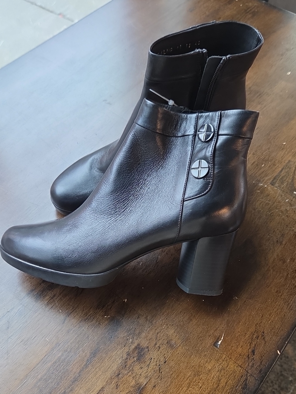 Geox Size 10 Women's Black Leather Block Heel Ankle Boots NEW